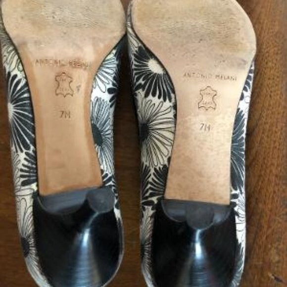ANTONIO MELANI SIZE 7 PUMPS - 2 PAIRS - Picture 8 of 11